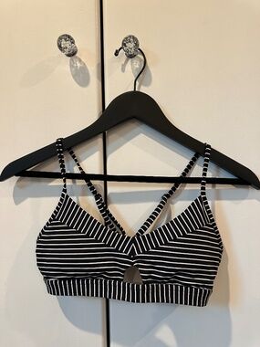 Lululemon Sports Bra Stripe Black White Women's Size 6